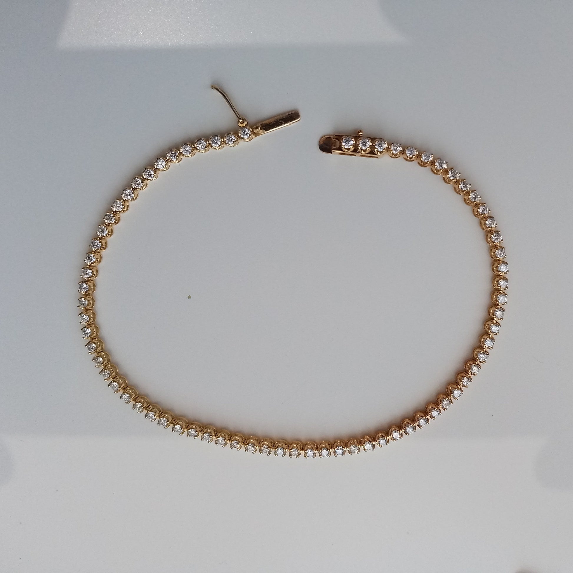 YELLOW GOLD DIAMOND TENNIS BRACELET