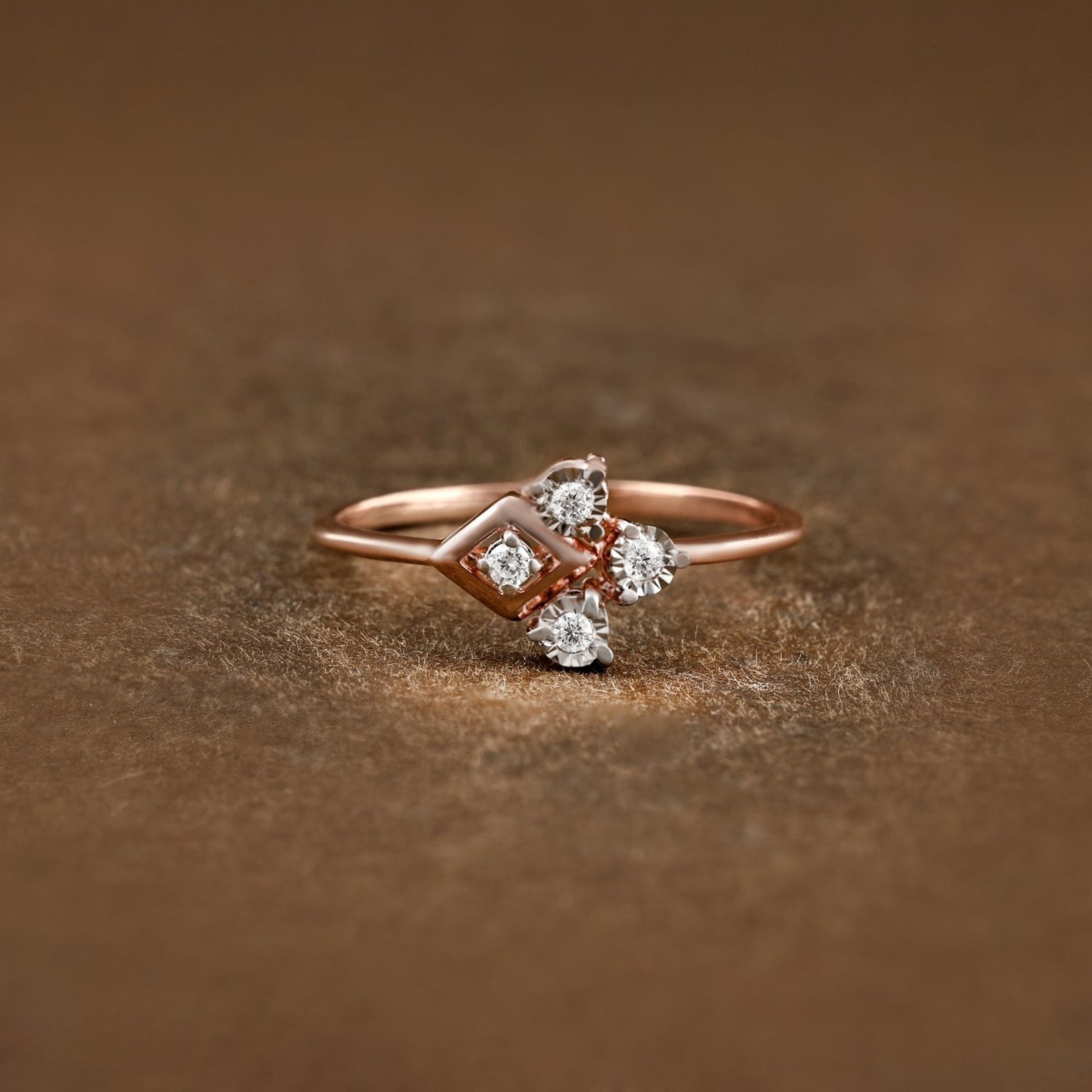 Diamond RING With 1.254 Gms of 18 Kt Gold and 0.054 Cts of Certified Natural Diamonds Code: MJ26RG640