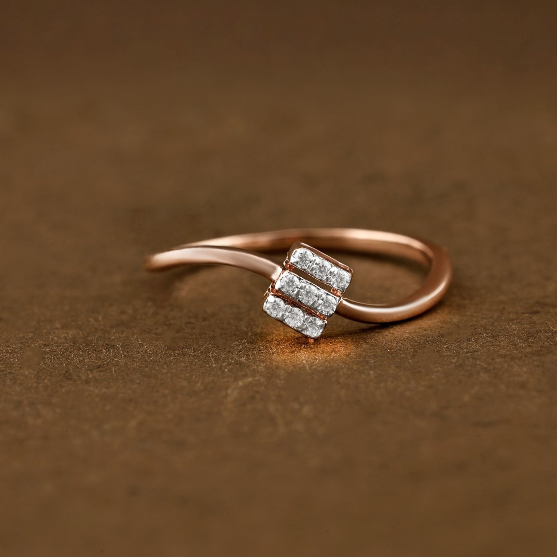 Diamond RING With 1.203 Gms of 18 Kt Gold and 0.054 Cts of Certified Natural Diamonds Code: MJ26RG632