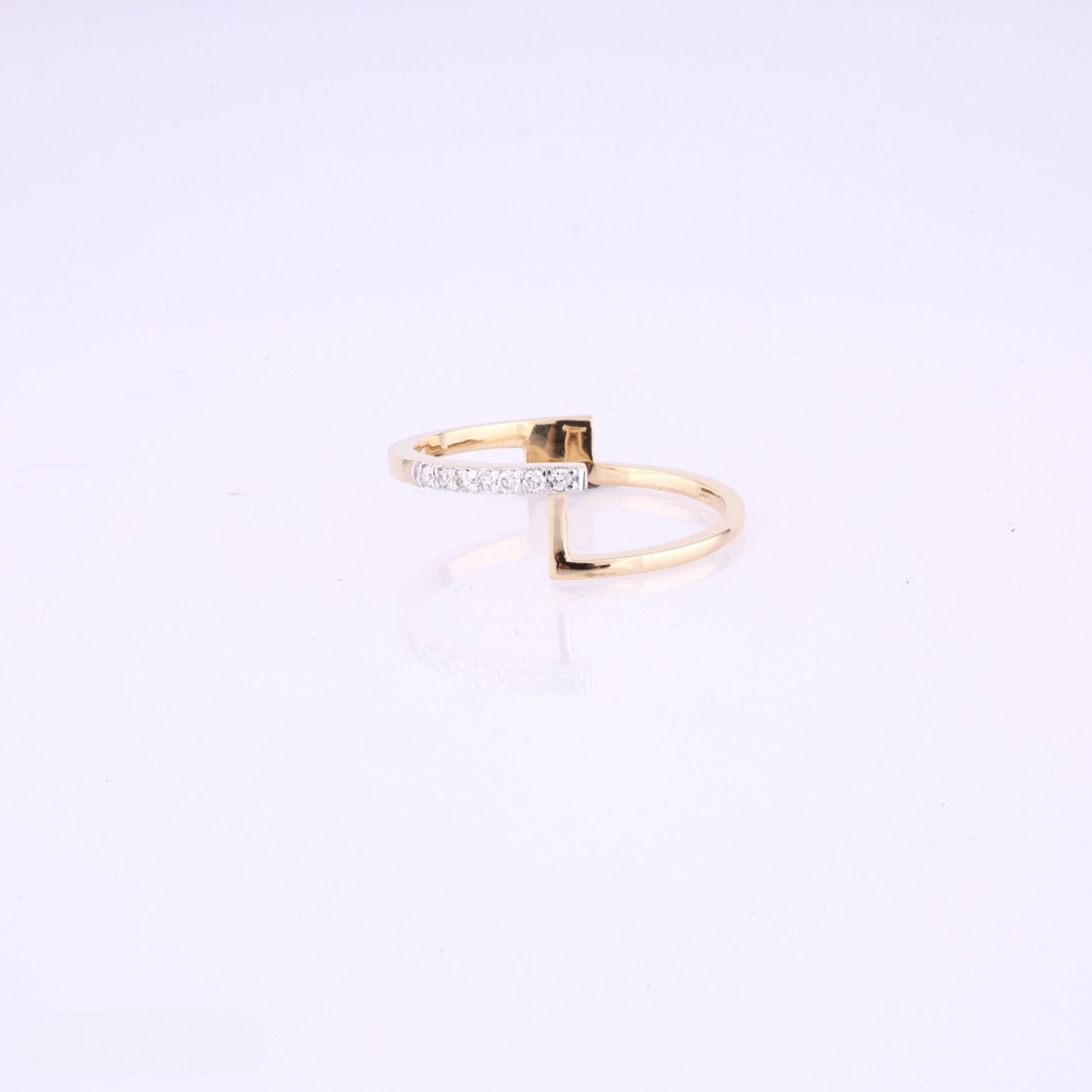 Diamond RING With 1.408 Gms of 18 Kt Gold and 0.056 Cts of Certified Natural Diamonds Code: MJ26RG633