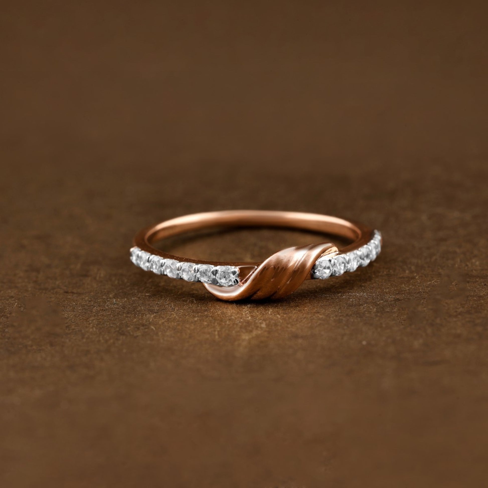 Diamond RING With 2.304 Gms of 18 Kt Gold and 0.196 Cts of Certified Natural Diamonds Code: MJ26RG622
