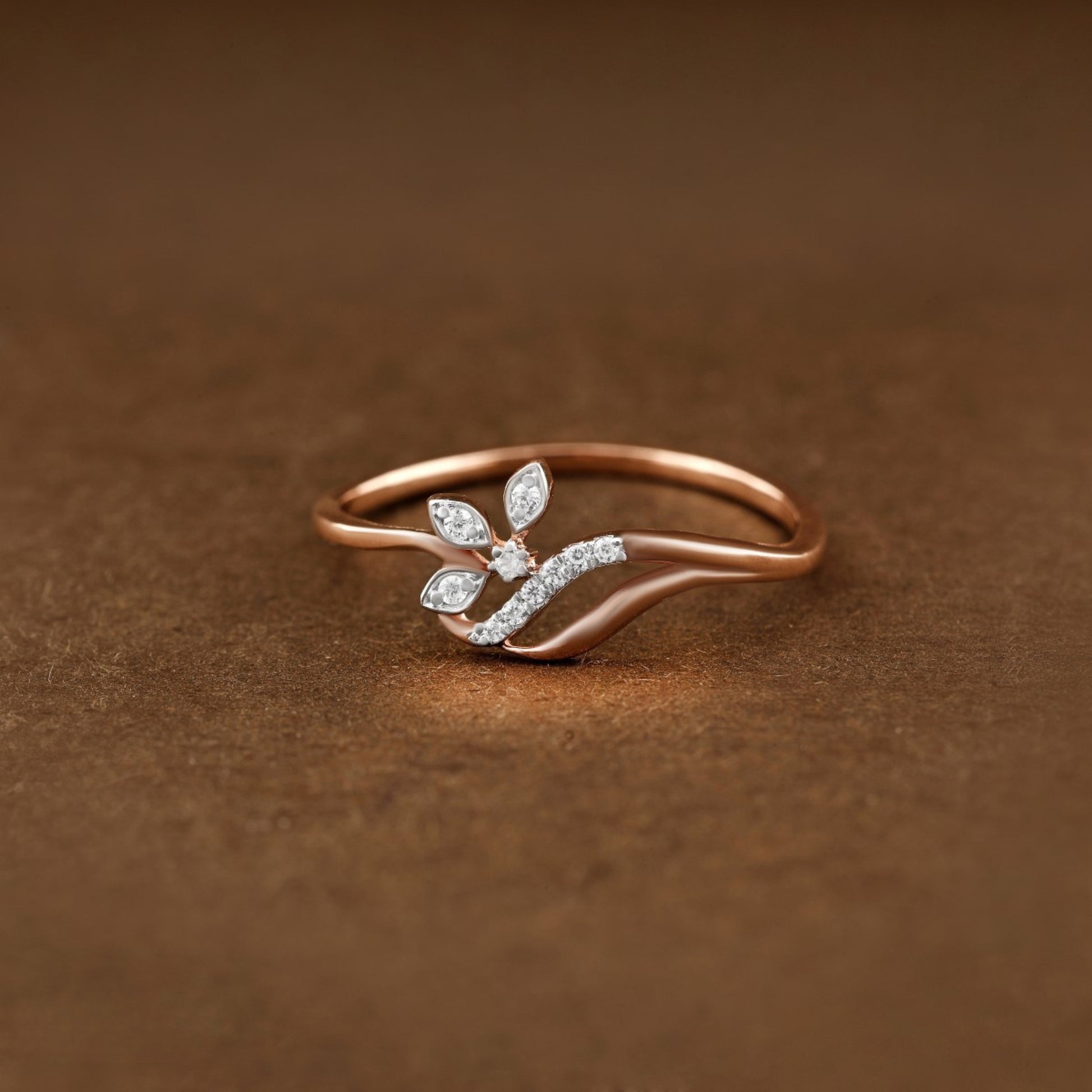 Diamond RING With 1.178 Gms of 18 Kt Gold and 0.041 Cts of Certified Natural Diamonds Code: MJ26RG657