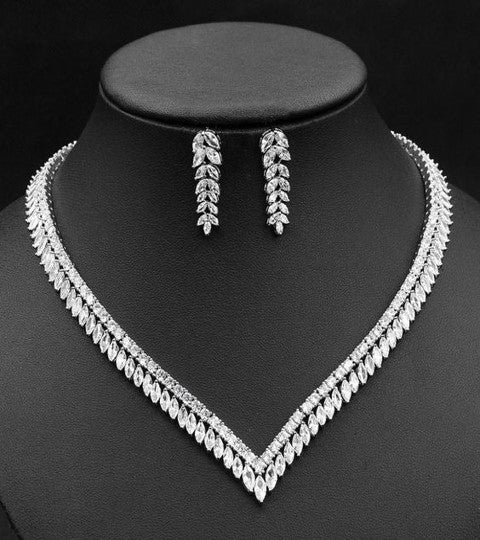 18 KT DIAMOND NECKLACE  Gms - MJ25NK237
